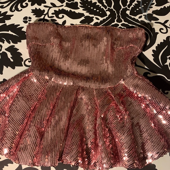 Fashion Nova rose gold sequin pant top set . - Picture 4 of 8